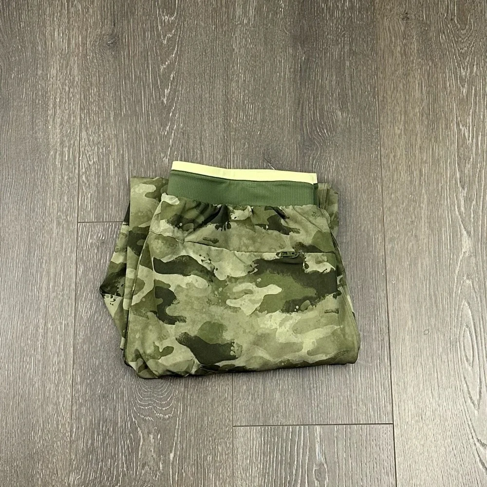 Fabletics The Fundamental Pant‎ 2.0 Camo Sz M